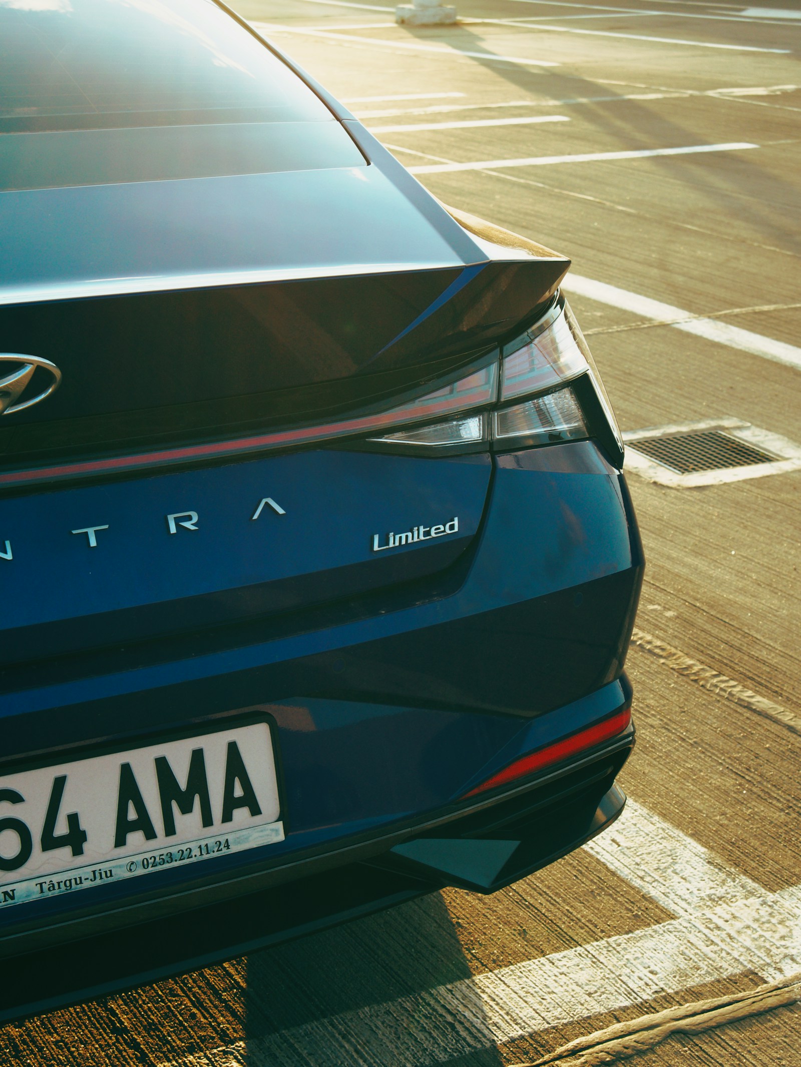 Hyundai Elantra 2023 — صورة 2
